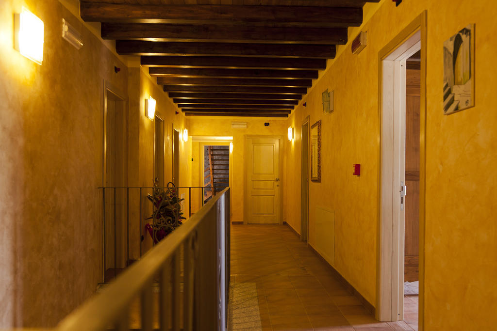 Agriturismo Creta Rossa Torre di Ruggiero Ngoại thất bức ảnh