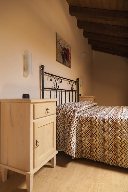 Agriturismo Creta Rossa Torre di Ruggiero Phòng bức ảnh