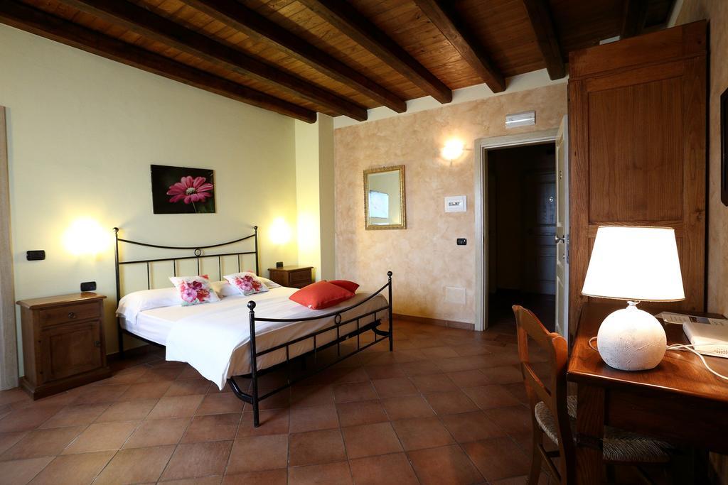 Agriturismo Creta Rossa Torre di Ruggiero Ngoại thất bức ảnh