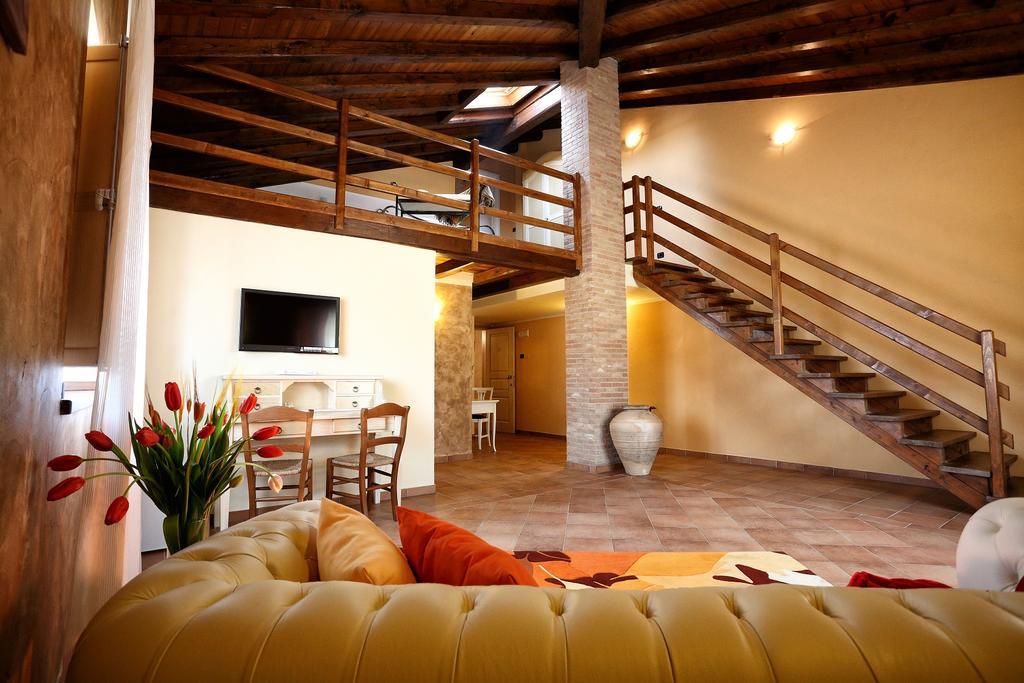 Agriturismo Creta Rossa Torre di Ruggiero Ngoại thất bức ảnh